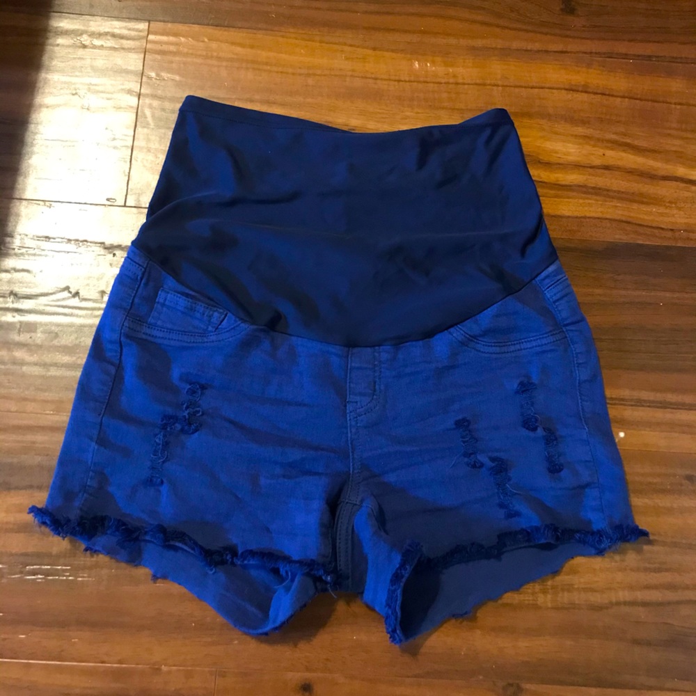 Maternity shorts